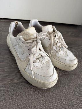 Nike Air Force 1 ’07 Triple White Sneakers Women’s US 8.5 / UK 6